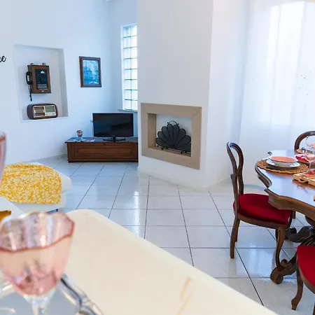 Collina Degli Angeli Con Ampio Giardino 아파트