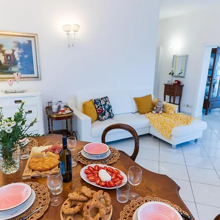 Collina Degli Angeli Con Ampio Giardino 아파트 몬테라베이트